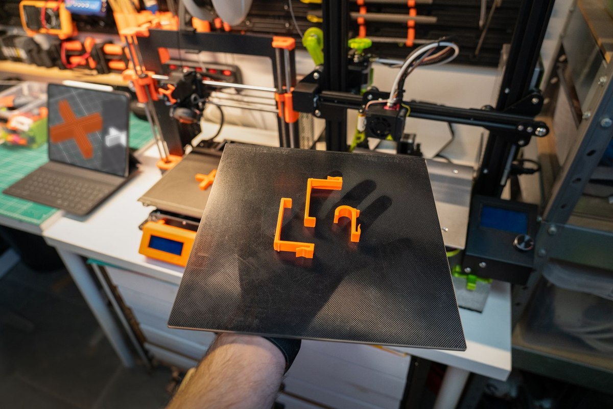 Peça impressa em 3D personalizada com cor e formato específico